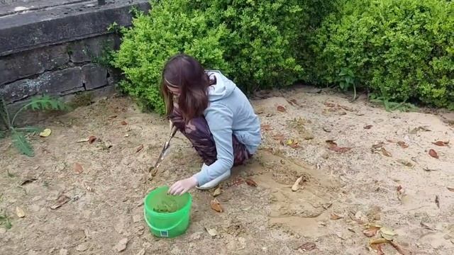 Даже при онкологии можно наслаждаться жизнью! / Работа в саду!??? смотреть онлайн