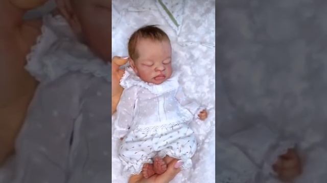 Силиконовая малышка Реборн сплюшка смотреть онлайн