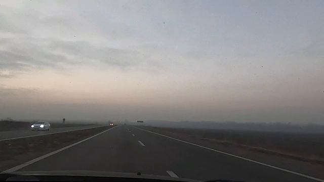 Днепр - Запорожье. Украина. Трасса H08. Утро. Туман. смотреть онлайн