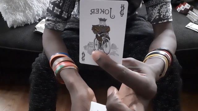 AMAZON UNBOXING PLAYING CARS [ BICYCLE GUARDIANS,BICYCLE GOLD FASHIONS, BICYCLE TRAGIC ROYALTY ] смотреть онлайн