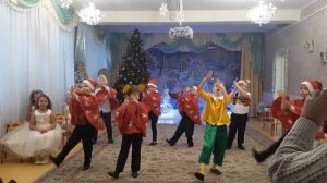 Танец "Здравствуй, Дедушка Мороз!" (мальчики 6, 7 лет)
