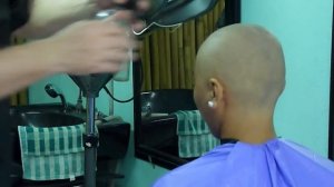 Straight razor head shave girl