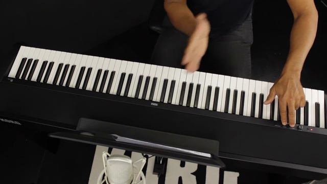 KORG® B1 Como Efetuar Transposições смотреть онлайн