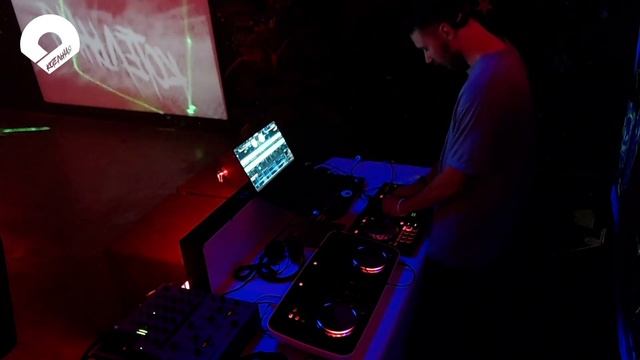 КОТЕЛЬНАЯ UNCAGE | D Linder смотреть онлайн