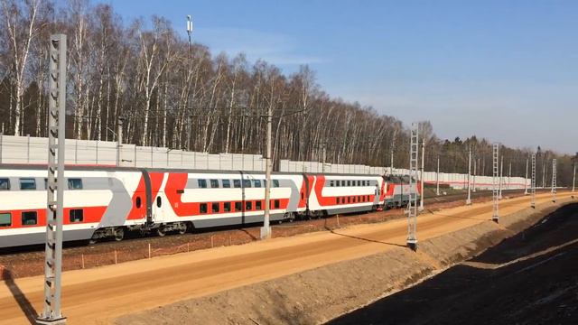 Электровоз ЭП20-020 с двухэтажным поездом! смотреть онлайн