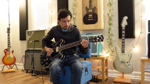 2022 Gibson ES-335 Deep Purple from the Demo Shop Review and Demo смотреть онлайн