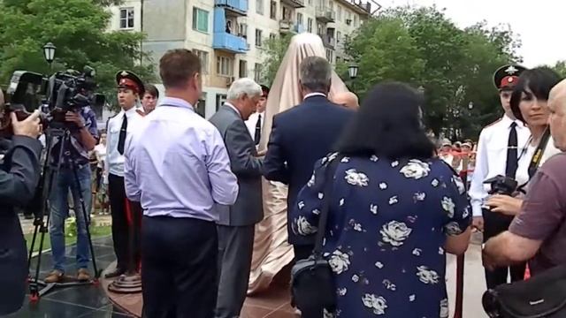 AST-NEWS.RU: Открытие памятника Г. Тукаю в Астрахани смотреть онлайн
