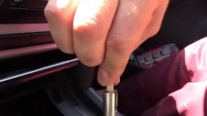 Как снять ручку КПП на коробке DSG 7 Шкода Октавия