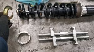 ТАЙГА ВАРЯГ 550V  ослабла пружина на амортизаторе, ставлю поставку под пружину.