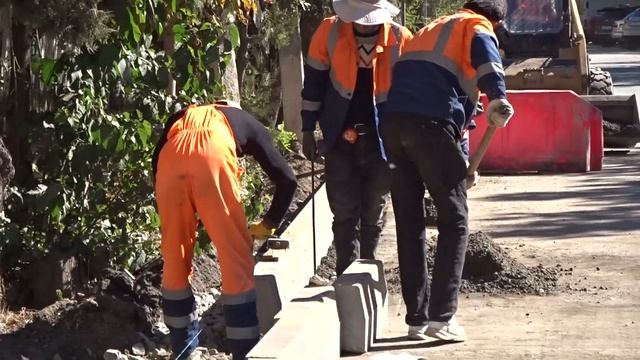 Обзор Кооперативной и укладка бордюрного камня на улице Ленина. Гвардейское. Крым смотреть онлайн