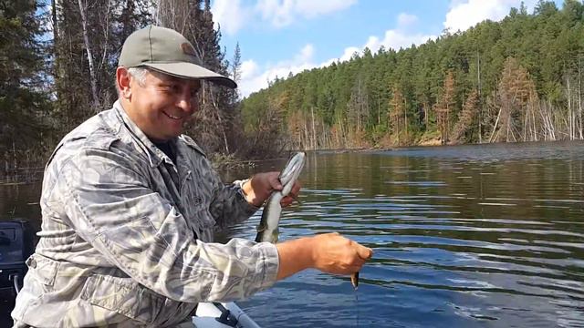 Диман поймал щучку на р. Ката смотреть онлайн