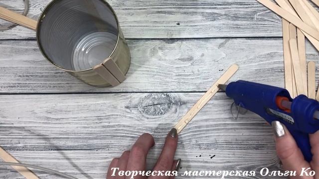 Органайзер из деревянных палочек для мороженого и жестяной банки. смотреть онлайн