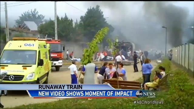 Caught on Tape: Deadly Train Crash in Spain смотреть онлайн