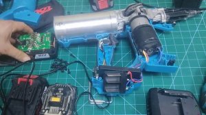 Toua. Что внутри Toua dccn40? Переделка Toua в Makita.