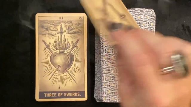 Earth Magick Tarot unboxing & flip through plus oracle pairings смотреть онлайн
