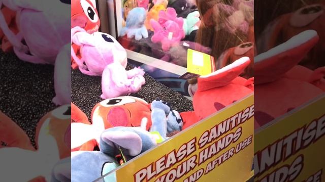 Claw machine game/ Amazing prizes from Disney /good collection! смотреть онлайн
