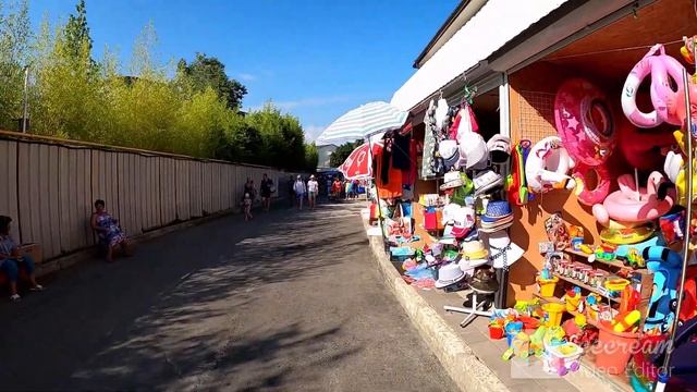 ?ЛАЗАРЕВСКОЕ СОЧИ.ул.Речная! И накормят и напоят и с собой гостинец дадут! Вам тут рады, приезжайте смотреть онлайн