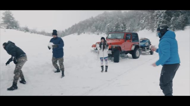 Παρέα με ένα Snowmobile στα 2000 μέτρα! | Unboxholics