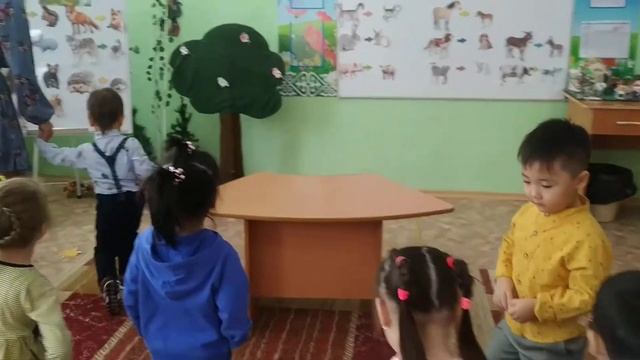 Интегрированное занятие по естествознанию и аппликации:"Конный двор" в средней группе "Улыбка". смотреть онлайн