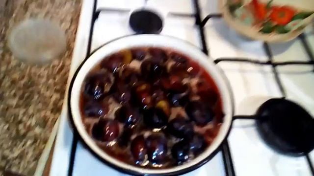 Как сварить сливовое варенье/PLUM PRESERVES смотреть онлайн