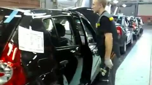 Как собирают "Рено" на московском заводе смотреть онлайн