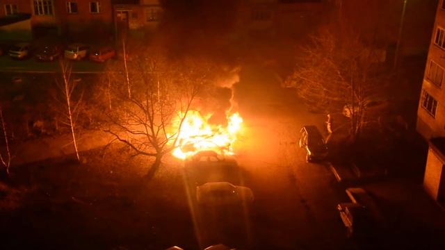 Сергиев Посад. Возгорание машин. март 2014 Видео 2 смотреть онлайн