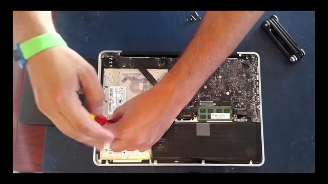 Εγκατάσταση SSD σε MacBook Pro 2011 - Greek Mac Tutorials