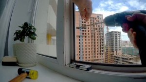 Замер и установка сетки на плунжерном креплении.