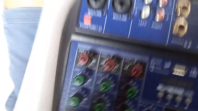 mikser mini soundcraft 2 canel смотреть онлайн