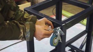 Тележка для сварочного полуавтомата из профильной трубы своими руками.