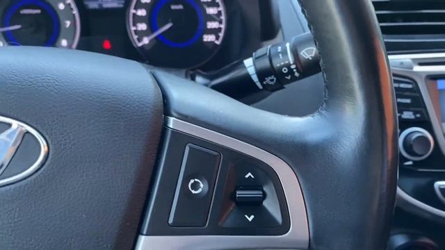 Hyundai Solaris, 2015 1.6 МТ, Экспресс обзор от Сергея Бабинова, Автосалон Boston смотреть онлайн