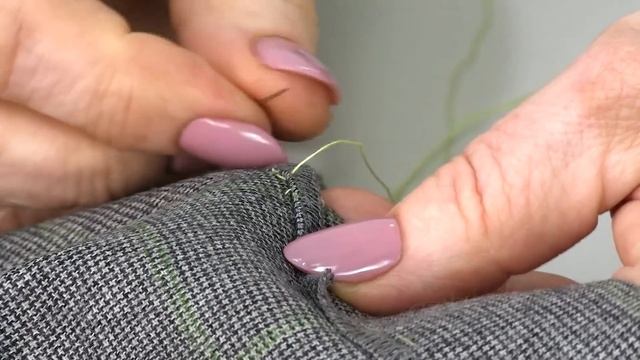 Как правильно подшивать низ изделия ручными стежками? Мастер-класс Ирины Паукште. Все о потайном шв смотреть онлайн