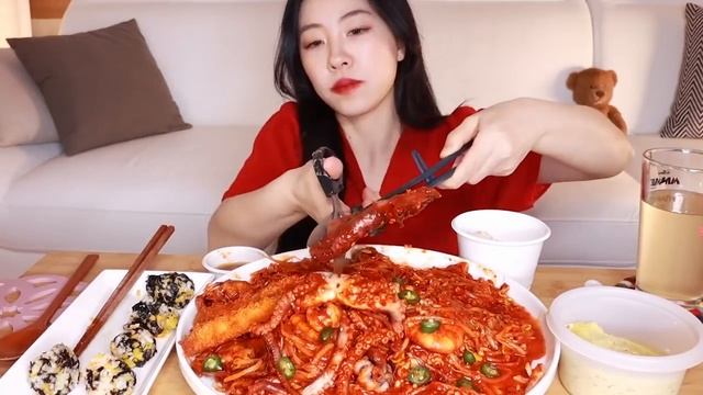 보기만해도 또 먹고싶어지는 해물찜 먹방 