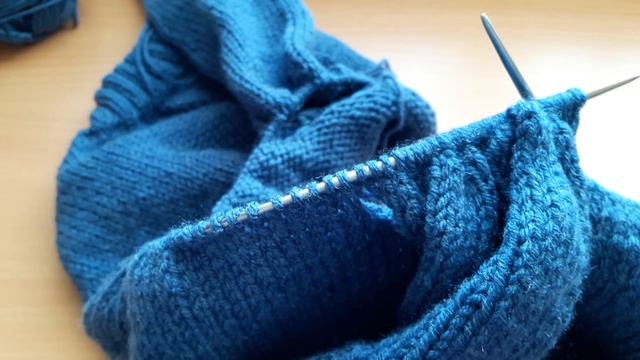 #Кардиган спицами . #Капюшон . Кардиган регланом с ростком смотреть онлайн