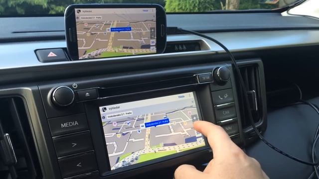 Toyota RAV4 2015 + MirrorLink