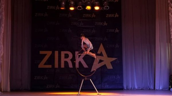 Vertical splits in an incredible circus performance. Talent Show Zirka. ZIRKA Festival, Circus art