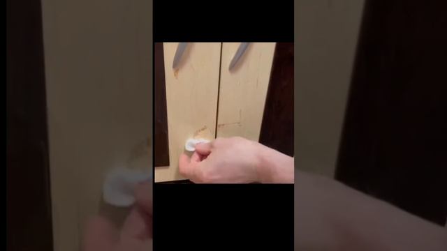 как удалить следы скотча с мебели