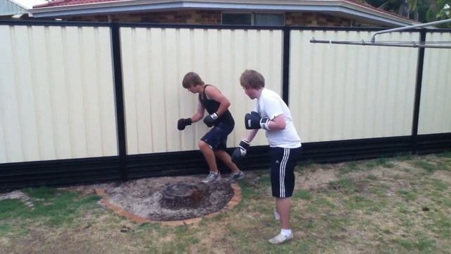 Stupid Backyard Boxing (Ashley vs Aaron M) Round 3 смотреть онлайн