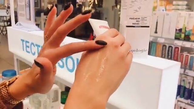 Видеообзор геля-сорбета освежающего и увлажняющего Algologie Hydra-Refreshihg смотреть онлайн