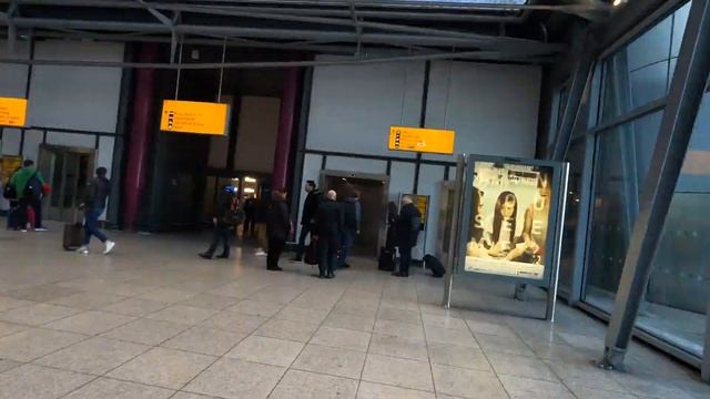 Как бесплатно добраться из Хитроу терминала 4 в терминал 5