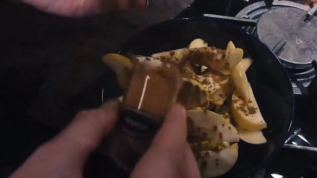 Осеннее уютное видео / гуляем по осеннему городу/ готовим шарлотку ? смотреть онлайн