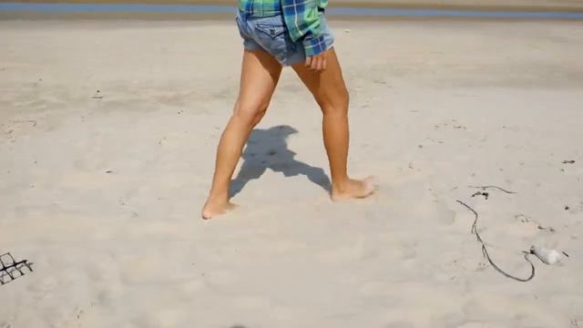 Песок скрипит под ногами, Хуа Хин, Таиланд смотреть онлайн