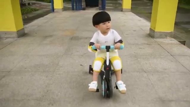 Самокат - беговел 5 в 1 Xiaomi BeBeHoo Deformation Stroller смотреть онлайн