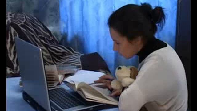 МАЛЕНЬКОЕ ЧУДО исполняет ПАША ЮДИЕ..flv смотреть онлайн