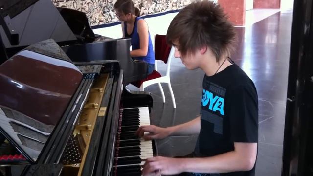 Amelie - Piano duet in Rothmayer Hall смотреть онлайн