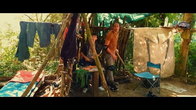 [Court-métrage POST-APOCALYSE] Survival 4 Camp en vue смотреть онлайн