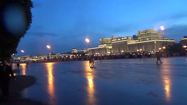 Ночная прогулка в Парке горького! # Часть 1 смотреть онлайн