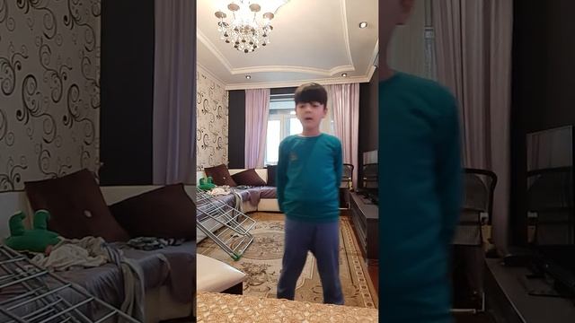 стихотворение называется белые стихи. Рассказывает Пашаев Расим. смотреть онлайн
