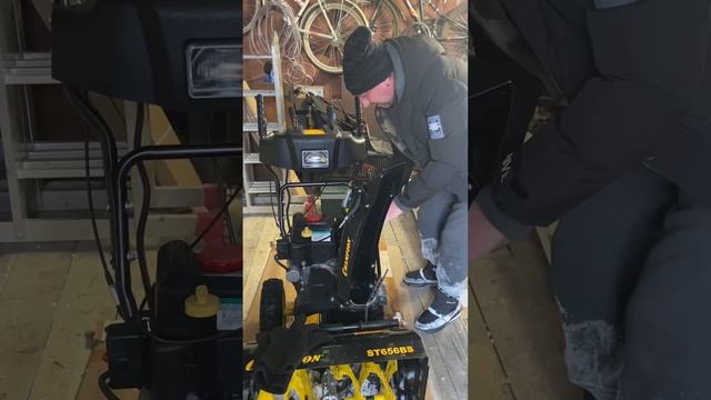 Снегоуборщик зверь!! Заводим!! смотреть онлайн