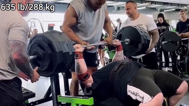 Larry Wheels Couldn't Believe His Eyes смотреть онлайн